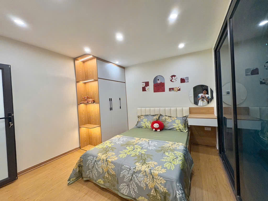Cần bán nhà phố Phạm Ngọc Thạch ô tô đỗ cửa,diện tích 90m ,3 phòng ngủ,2 wc.Sổ đỏ sẵn sàng giao - Ảnh chính